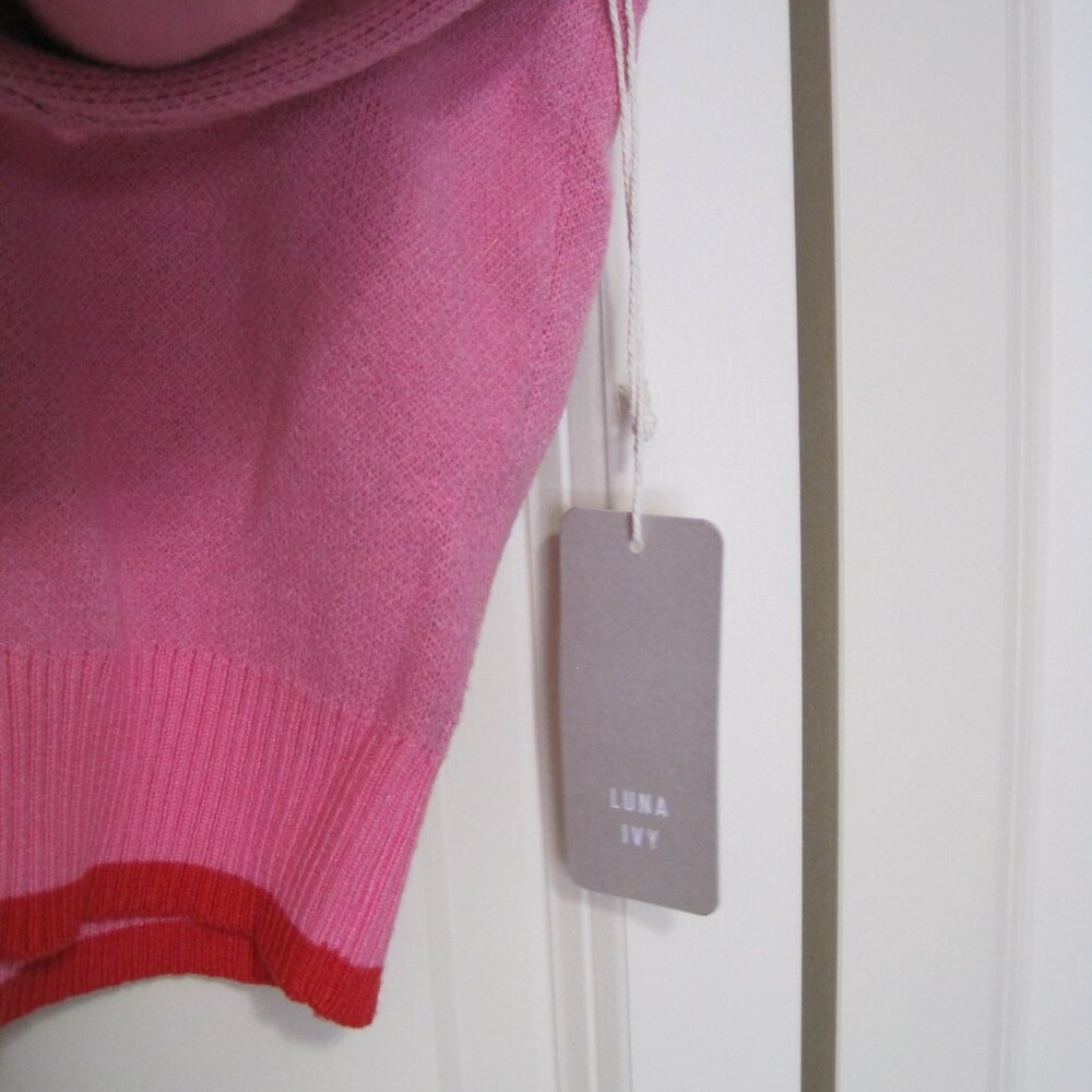 NWT Luna Ivy Chic Pink Strawberry Crew Neck Sweater sz M - Picture 6 of 8